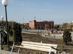 Полиция нашла астраханцев, которые разбили фонари в парке имени Ленина