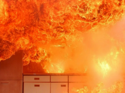 На севере Астраханской области при пожаре в доме погиб 21-летний парень