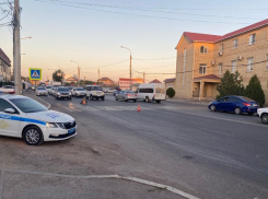 В Астрахани автолюбитель наехал на коляску с ребенком