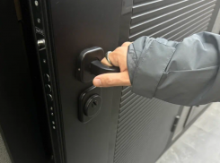 Детям-сиротам стали оплачивать покупку дома за пределами Астраханской области