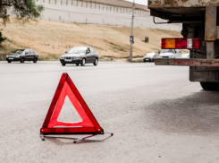 В Астрахани ищут автоледи, сбившую 15-летнюю девочку