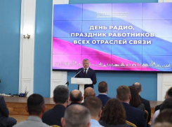 Игорь Бабушкин наградил лучших астраханских связистов