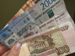 Астраханка уклонялась от алиментов и продолжала тратить пособия на детей