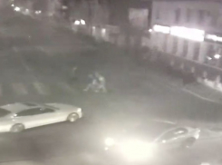 Кадры ДТП: в Астрахани насмерть сбили пенсионера