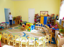 Деньги выделим: Игорь Бабушкин обещал помочь школам и детскому саду Астрахани с ремонтом