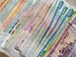 30% опрошенных астраханцев согласились бы на зарплату в конверте