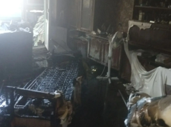 Две астраханки получили ожоги и отравились дымом на пожаре в жилом доме