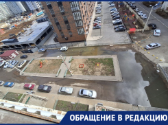 Жители Таманского переулка в Астрахани жалуются на протечки канализации