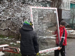 Астраханские строители восстанавливают Кременской район в ЛНР во время обстрелов