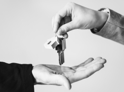 Астраханскую квартиру продали двум разным покупателям одновременно 