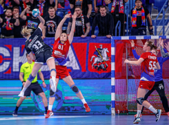 «Астраханочка» разгромила московского лидера Суперлиги