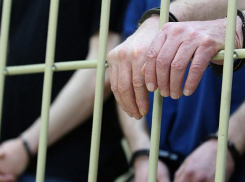 Начальника астраханской ИК и его подчинённых посадят за кражу более миллиона рублей
