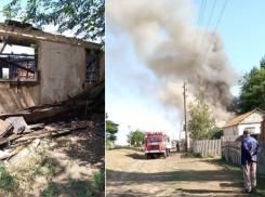 Многодетная астраханская семья потеряла дом из-за короткого замыкания