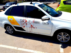 В Астрахани полицейские спасли мужчину, который чуть не умер в своём автомобиле 