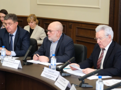 В 2023 году на улучшение ЖКУ в Астрахани направят 4,3 миллиарда рублей