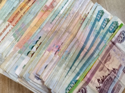 Несовершеннолетняя астраханка перевела мошенникам девять миллионов рублей