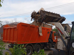 Коммунальщики вывезли из Астрахани более 150 тонн отходов за майские праздники