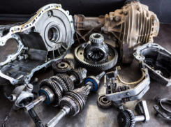 Астраханка тайком продавала запчасти своего арестованного авто