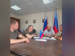 Астраханская область помогает ЛНР с паспортизацией и партийным строительством