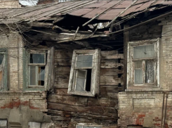 В Астрахани права жильцов аварийного дома нарушали больше двадцати лет