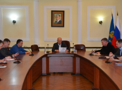 Главы астраханских районов на новогодние праздники останутся в городе