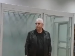 Экс-ректора астраханского вуза признали виновным в злоупотреблении полномочиями