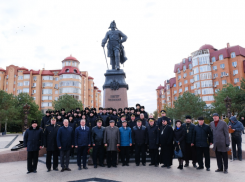 В Астрахани провели митинг по случаю 300-летия Каспийской флотилии