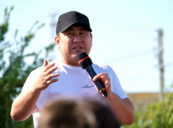 Азамат Мусагалиев открыл новый стадион для мини-футбола под Астраханью