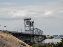 Долой пробки: в Астрахани на Мостстрое появится реверсивное движение