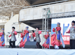 День России отметят в Астрахани на уличных сценах и во дворах 