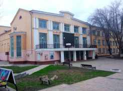 В Астрахани стартовал прием заявок на участие в конкурсе самодеятельных певцов