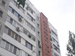 В Астрахани рабочий упал с девятого этажа строящегося дома
