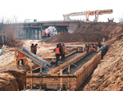 Игорь Бабушкин отругал подрядчика за отставание от графика ремонта Милицейского моста