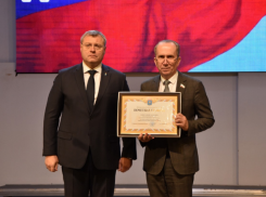 Игорь Седов получил награду за работу над присвоением Астрахани звания «Город трудовой доблести»
