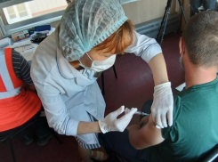 По Астраханской области начал ездить прививочный вагон 