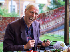 Астраханца выбрали на роль президента США Джо Байдена