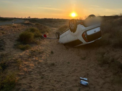 Под Астраханью перевернулась «Киа»: женщина за рулем погибла