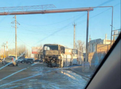 В Астрахани в микрорайоне Бабаевского сгорел автобус