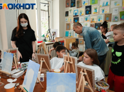 Как проходят мастер-классы «Рисовалки» в Астрахани
