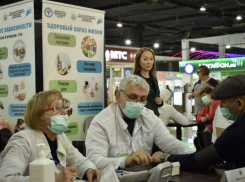 17 мая астраханцы смогут бесплатно посетить эндокринолога и кардиолога в торговых центрах