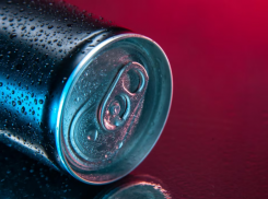 82% опрошенных астраханцев выступают за запрет продажи энергетиков подросткам