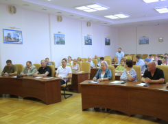 В Астрахани высоко оценили качество дорожных работ и указали на нехватку деревьев