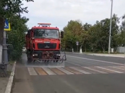 В Астрахани охлаждают улицы