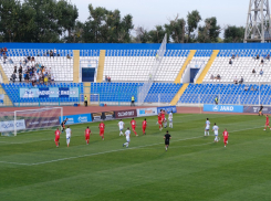 В игре между футбольными командами «Волгарь» и «Енисей» победила дружба