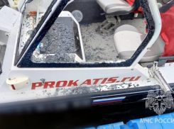 В Астраханской области московские туристы устроили аварию на воде