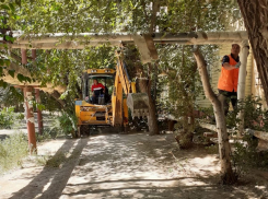 В Астрахани продолжают благоустраивать дворы