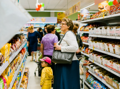 Сотрудники трёх астраханских больниц получили в дар более тонны продуктов