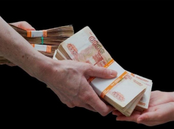 В Астрахани бывшего директора школы Приволжского района подозревают в мошенничестве