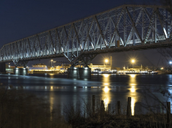 Вечером 12 мая на Старом мосту в Астрахани ограничат движение транспорта