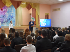 Игорь Седов провел урок мужества для астраханских школьников